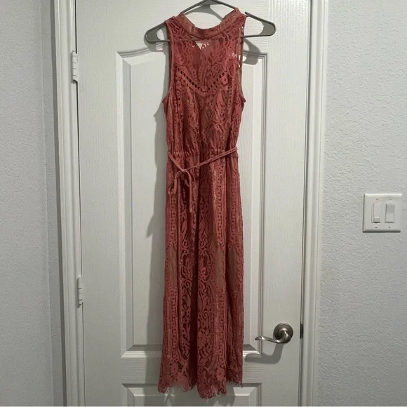 WAYF Lace Midi Dress - Picture 3 of 9